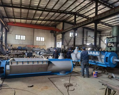 7,63 m koks sobası olan k&ouml;m&uuml;r vintli qidalandırıcı